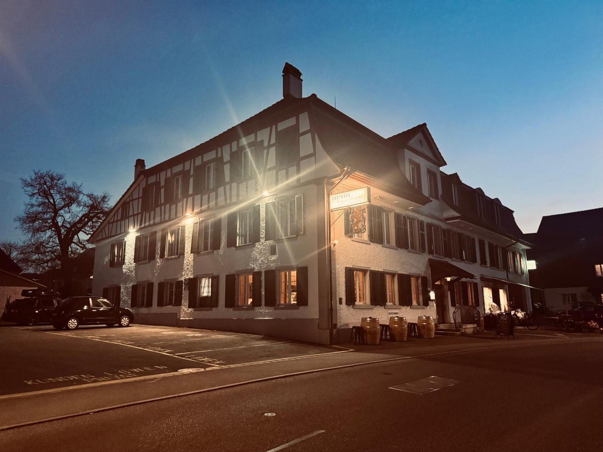 Gasthaus Zum Loewen Neftenbach Exterior foto